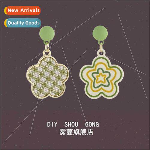 Moriri green checkered flowers silver pin earrings 2022 summ