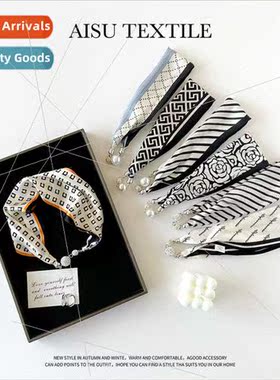2024 spring magnetic letters silk scarf women simple satin p