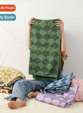 New fish scale pattern two-color towel bath towel color bloc