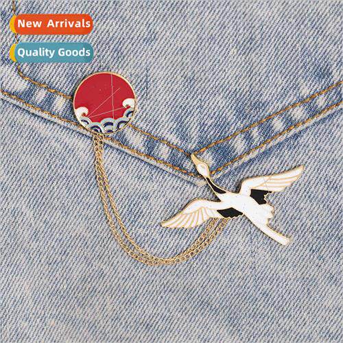 Cute Japanese cartoon creative Chinese crane brooch personal