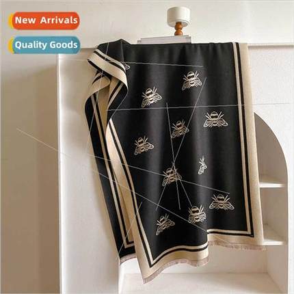 Soft sticky thickened warm bee scarf simple atmosphere sense