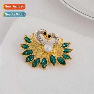 Fashion simple swan brooch anti-travelling buckle crystal pe