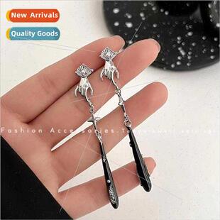 2023 pearl enamel earrin small black Chinese new earrings