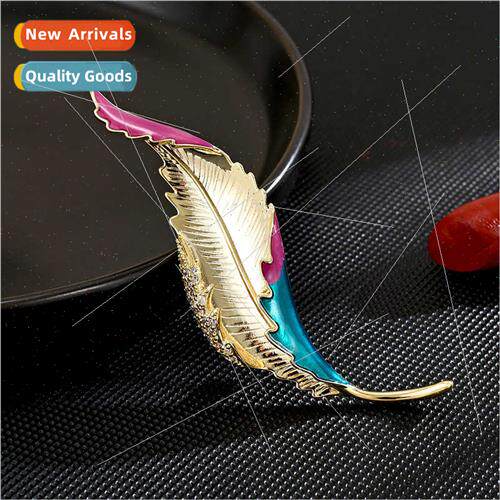 New INS two-color leaf brooch versatile delicate simple coat