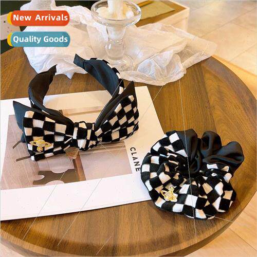 French retro ~ checkerboard grid high skull top hairpin agei