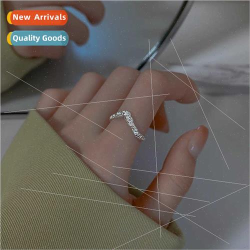 V shape crinkle texture open ring lava vein ring index finge
