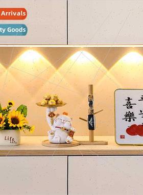 Crossed feet beckoning cat resin crafts ornament entryway en