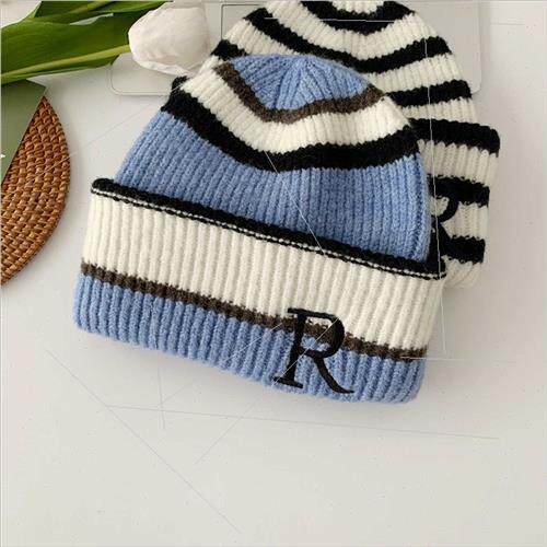 Korean niche R letters embroidered striped knted wool cap fe