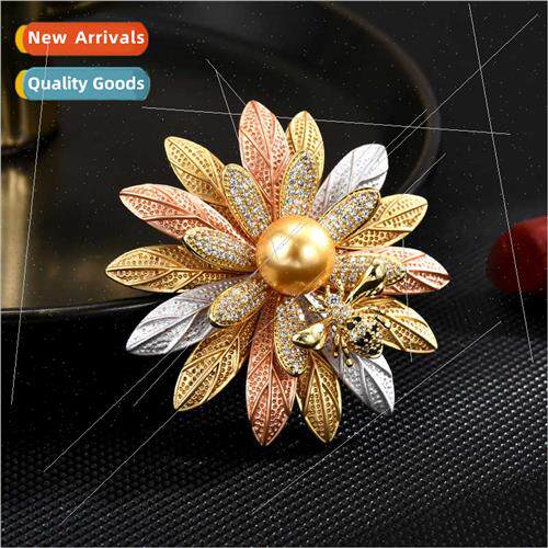 Sunflower bee pearl brooch corsage corsage versatile su acce