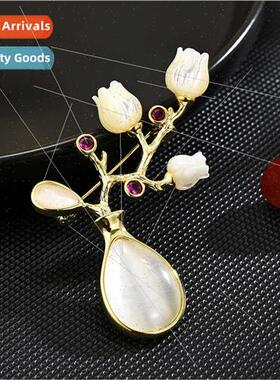 New shell flowers retro vase flower brooch upscale female de