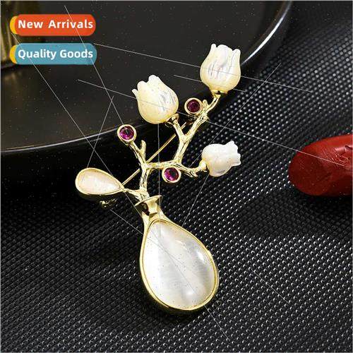 New shell flowers retro vase flower brooch upscale female de