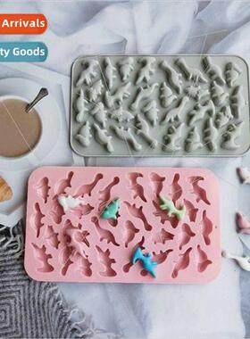 30 ttle Dinosaurs 4 Chocolate Cookie Cake Mold Ice Cream Can