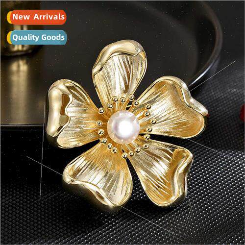 Elegant delicate antique flower high-grade flower brooch