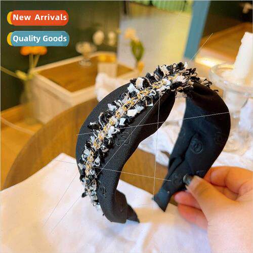 classic tassel chain tassel letters paragraph  twisted knot