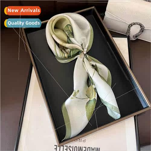 Botanical flowers 53cm silk mulberry silk small square scarf