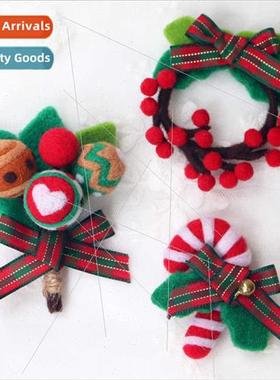 Poking prodding Making diy wool felted material k Brooch Eng