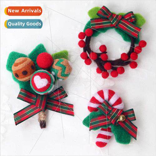 Poking prodding Making diy wool felted material k Brooch Eng