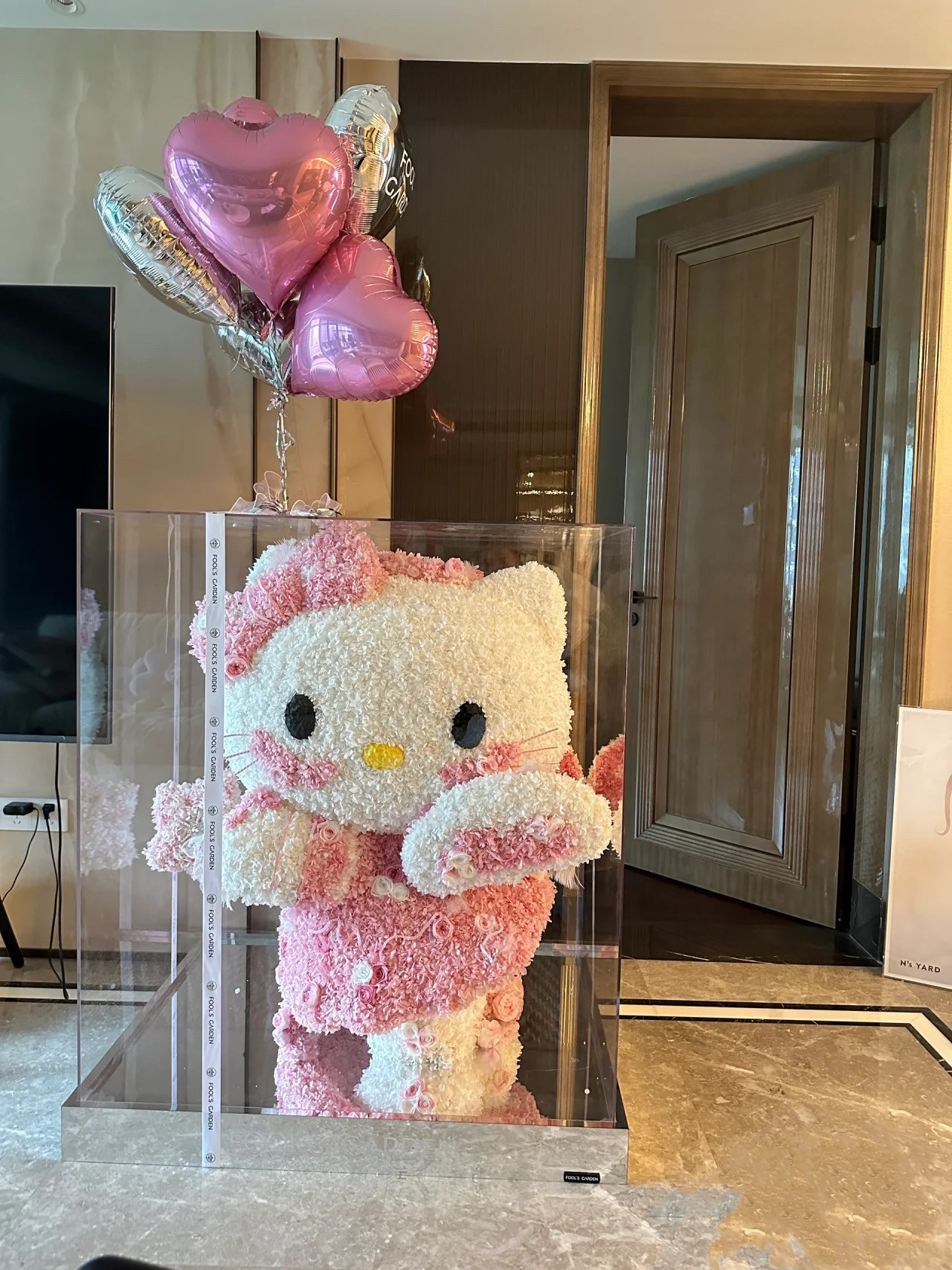巨型HelloKitty永生花定制一米高绣球摆件网红同款求婚送女友老婆