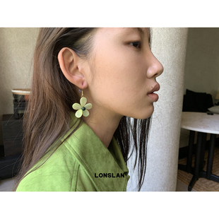 耳环可爱耳钉 早秋可爱绿色亚克力耳坠吸睛时尚 LONSLAN ACC