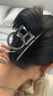 Ins感别致小众圆环设计金属鲨鱼夹盘发夹 2022 LONSLAN ACC