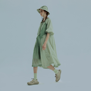 运动透气 半圆原创设计师女装2026夏季中长款绿色运动宽松连衣裙