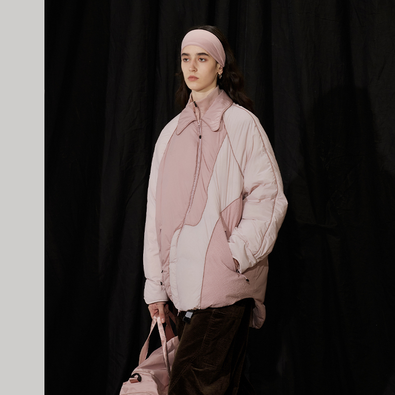 半圆女装[运动]2024冬季新浅粉色弧形拼接羽绒服女不规则小众感