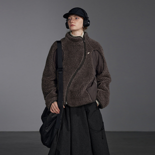 美利诺羊毛半圆原创设计师女装 2025冬扭曲加绒加厚仿羊羔毛外套女