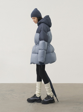 半圆女装[运动]2025冬季新款牛仔拼接羽绒服女连帽慵懒休闲显瘦