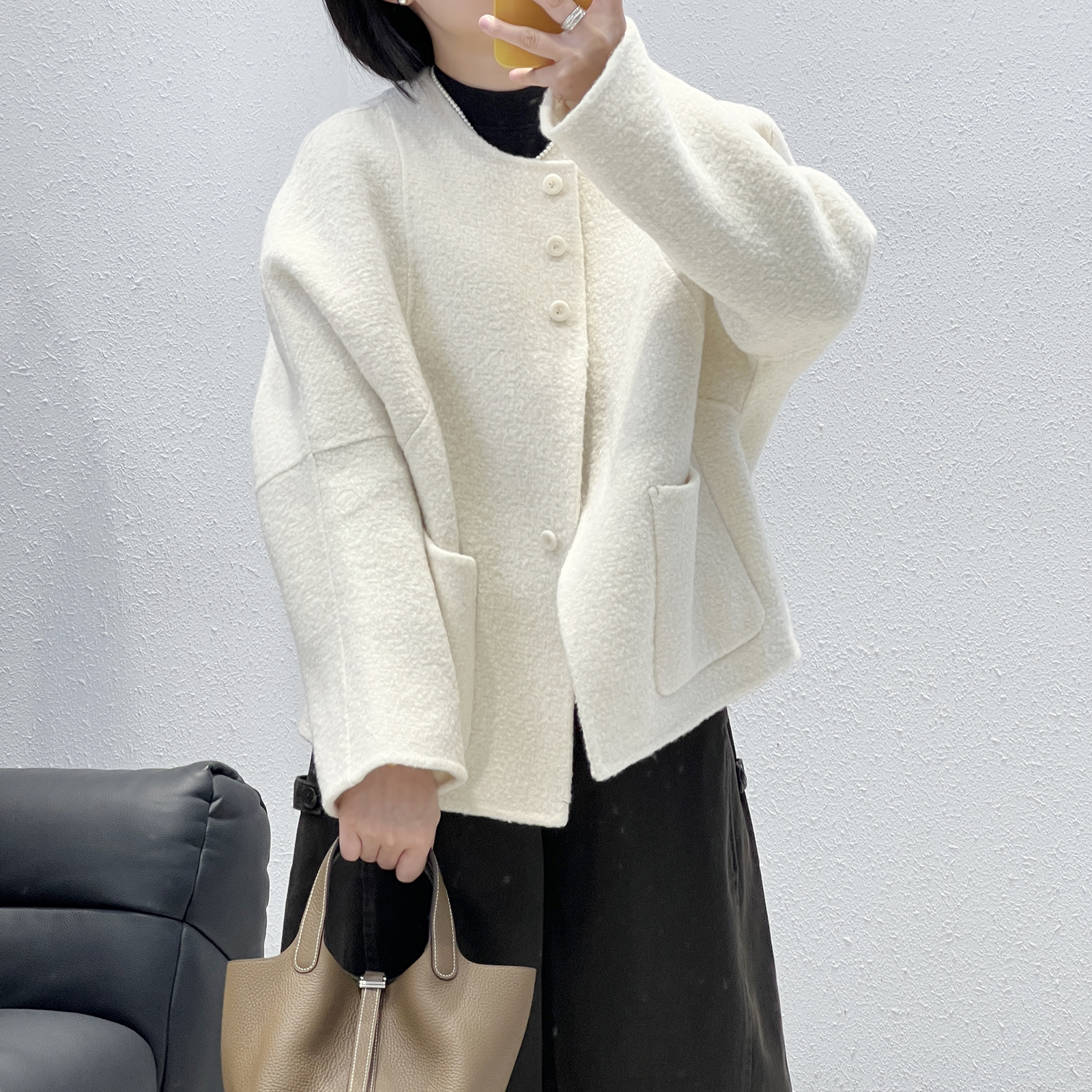 马海毛羊毛圆领短款大衣