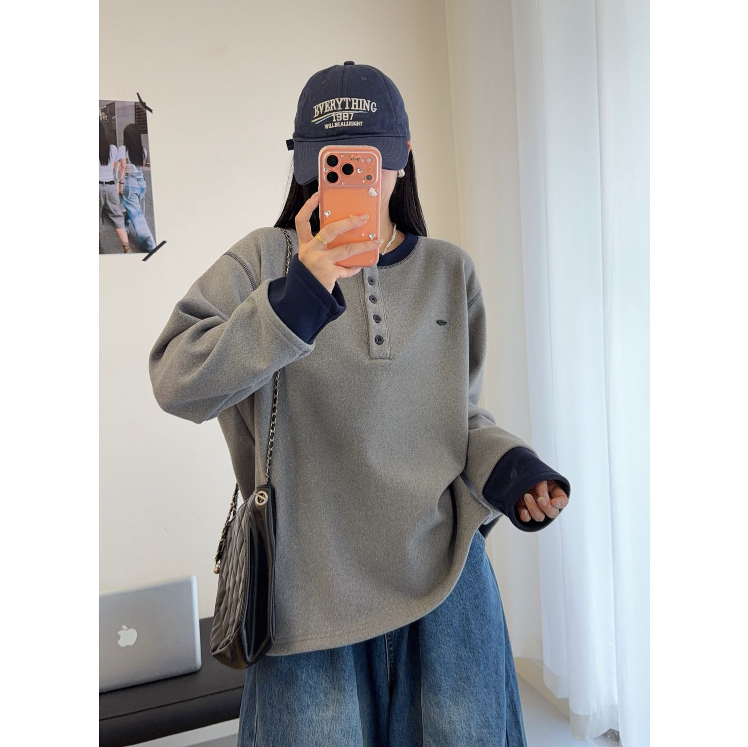 撞色圆领纽扣奥粒绒套头卫衣