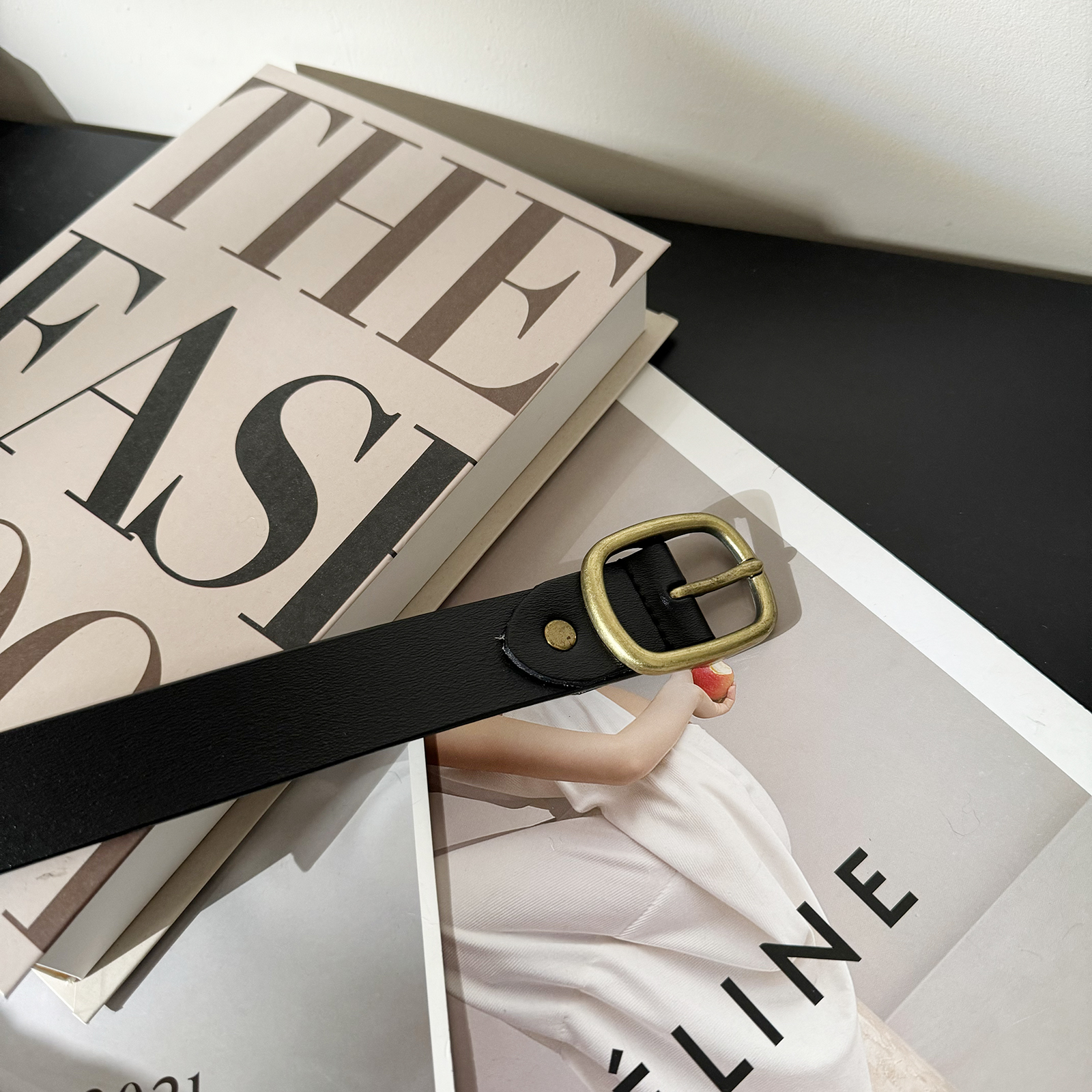 时尚百搭真皮复古铜扣女士皮带