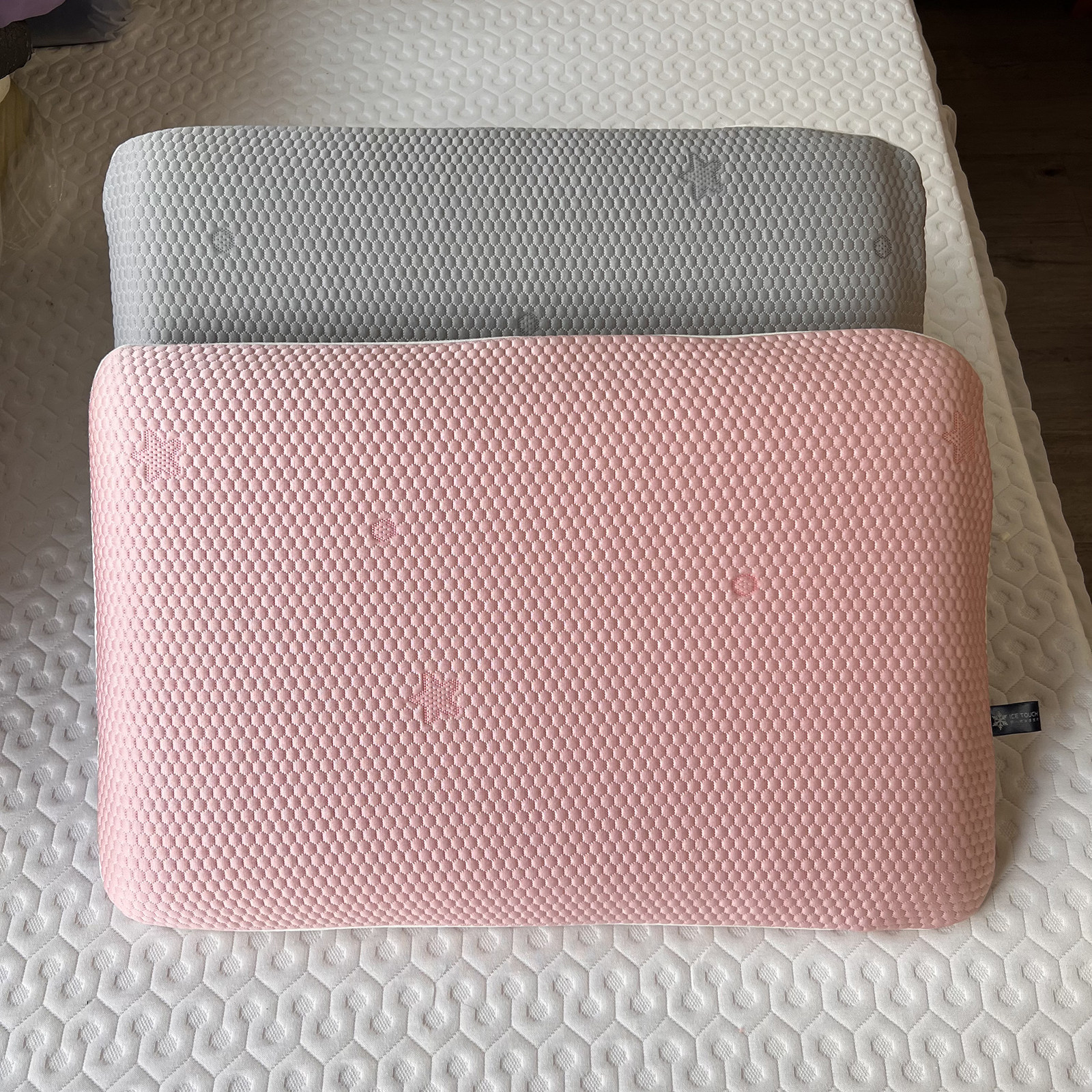 5.26 MJC-3214慢回弹冰豆豆零压力记忆枕 规格38*58 高8,床上用品,记忆棉枕,淘宝优惠券,粉丝福利购,淘宝优惠卷