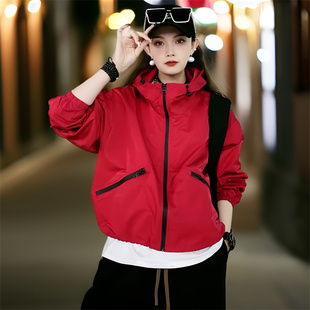 红色高级感短款 休闲宽松连帽运动风衣夹克减龄上衣潮 外套女秋新款