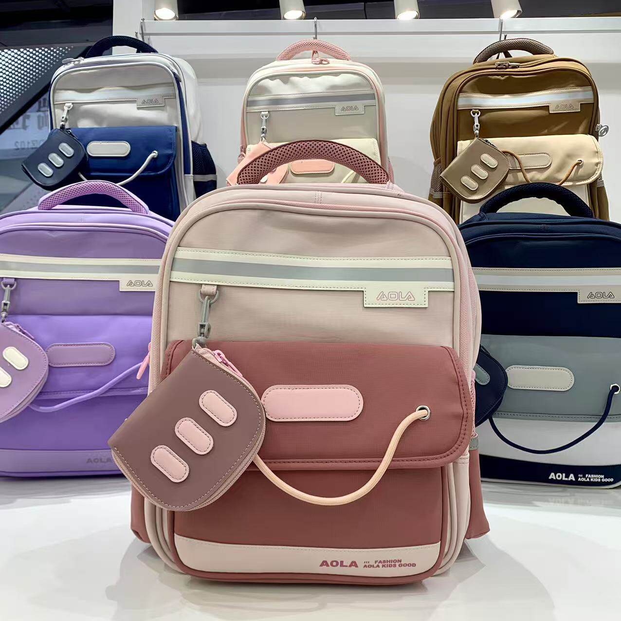 2025新款儿童小学生书包女生双肩包防泼水大容量耐脏学生书包轻便