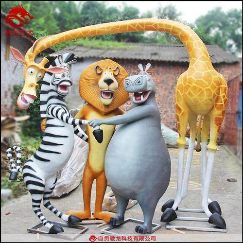 马达加斯加钢铁侠绿巨人美国队长蝙蝠侠造型玻璃钢树脂雕塑定制