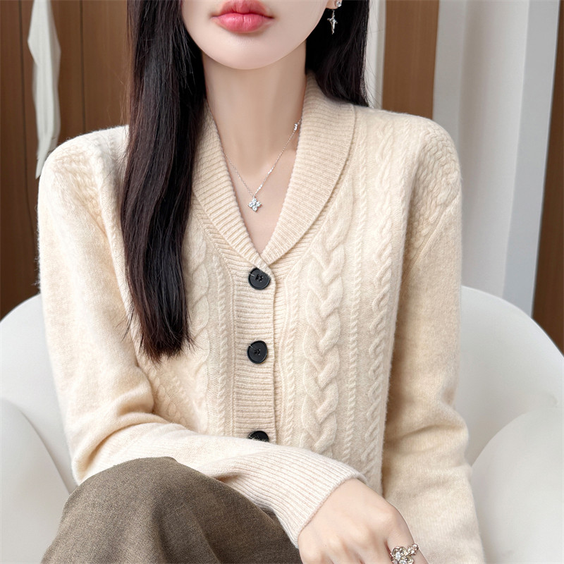 秋冬季100%羊毛开衫女老钱风绞花纹V领针织纽扣百搭毛衣外套上衣