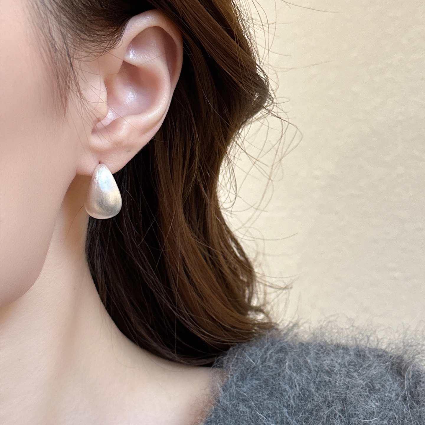 小众设计金属拉丝水滴耳钉女新款