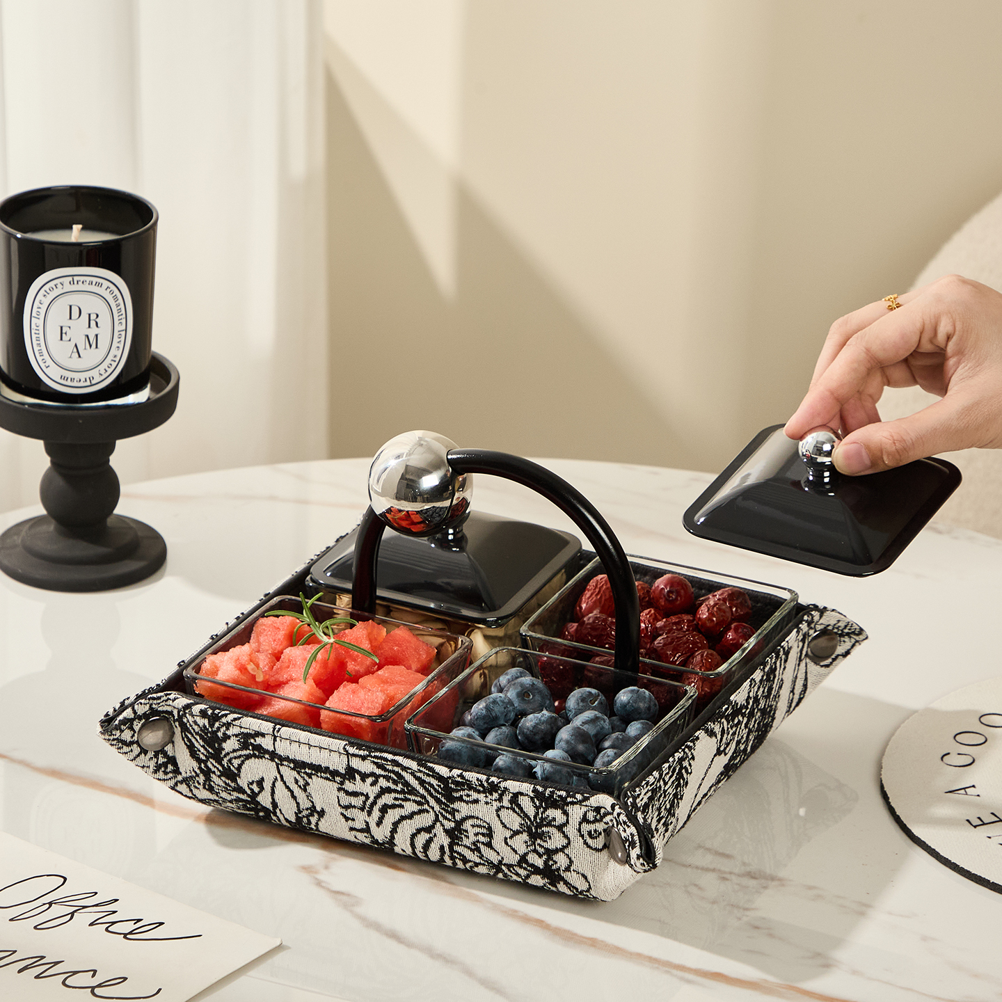 水果盘客厅家用零食摆放盘高颜值分格干果盘糖果点心盘小精致摆件