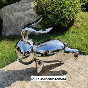 北欧创意不锈钢镜面兔子摆件公园草坪造景仿真动物装 饰金属兔雕塑