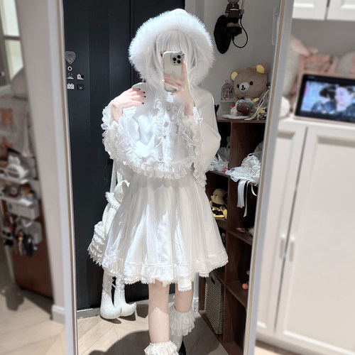 氛围元气雪巫降临披肩外套可爱甜美lolita斗篷保暖毛呢外套女大码