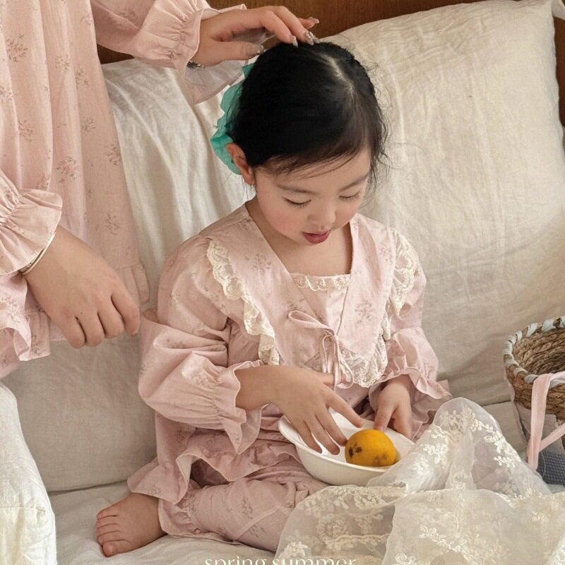 大小卷女童家居服套装春季韩系卡通纯棉舒适荷叶领睡衣两件套亲子