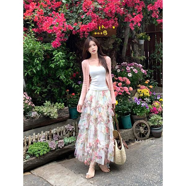 早春季高级感穿搭一整套韩系碎花蛋糕连衣裙子巨好看漂亮两件套装