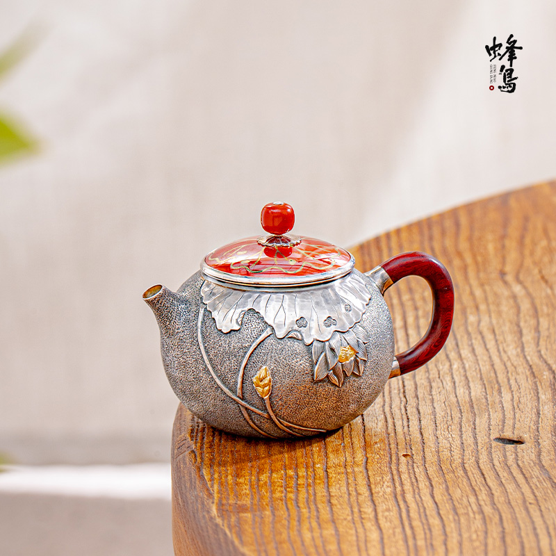 福利品银壶纯手工一张打 木把南红钮铜盖錾刻荷花鱼苹果小壶
