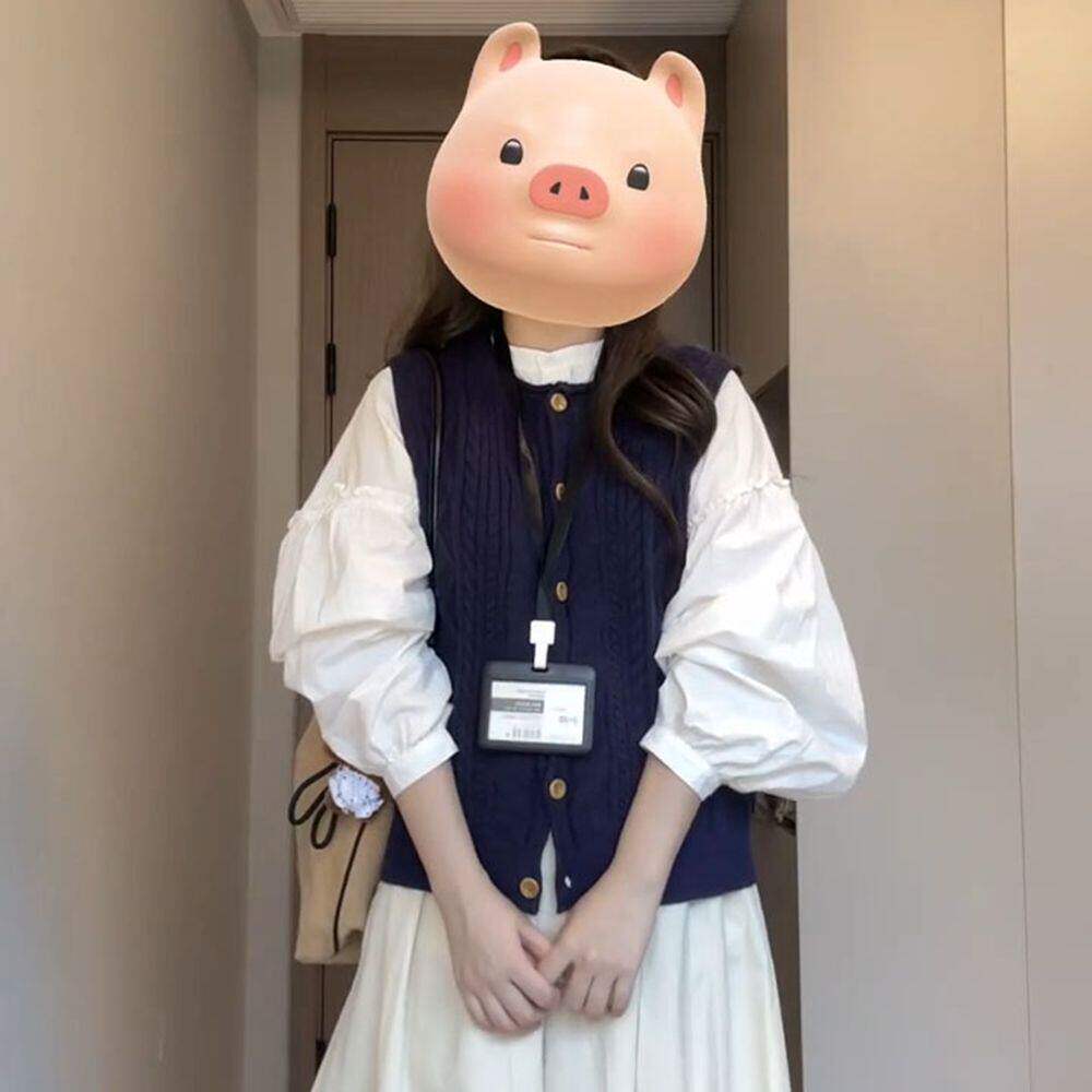 韩版简约通勤宽松软糯针织背心马甲毛衣女秋冬白色衬衫两件套装