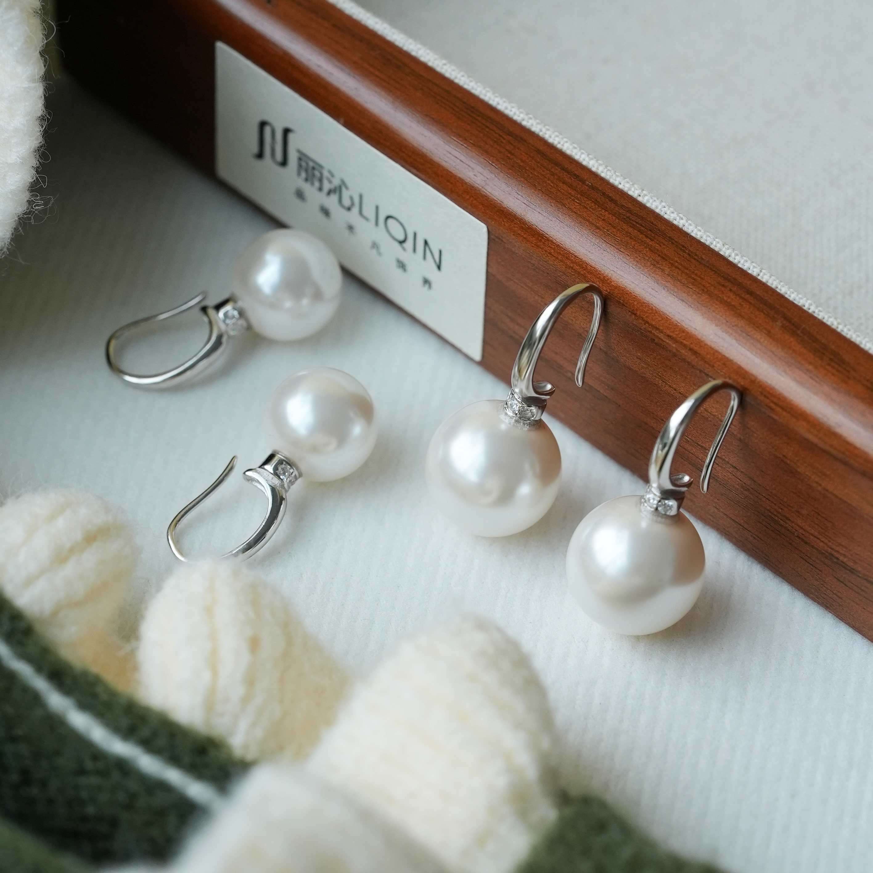 月牙锆石珠珠耳钩秋冬新品气质百搭简约经典耳挂,饰品/流行首饰/时尚饰品新,银饰耳饰,淘宝优惠券,粉丝福利购,淘宝优惠卷