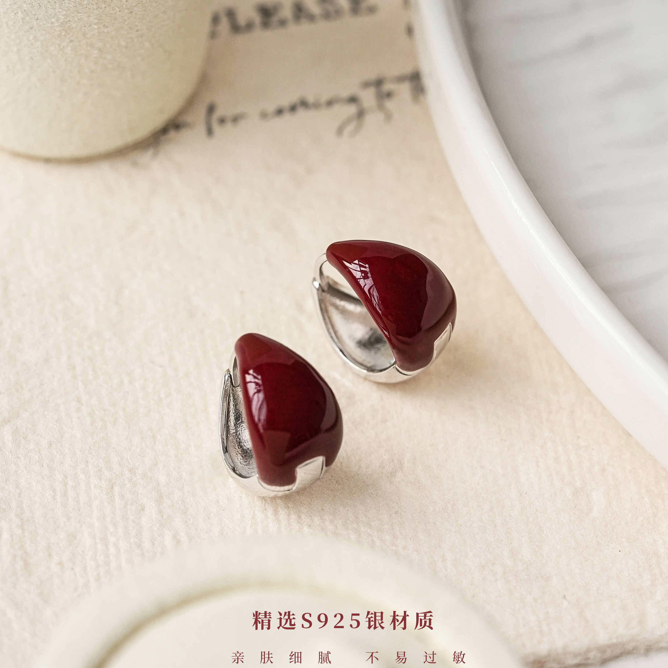 复古红色耳扣安可拉红气质轻奢