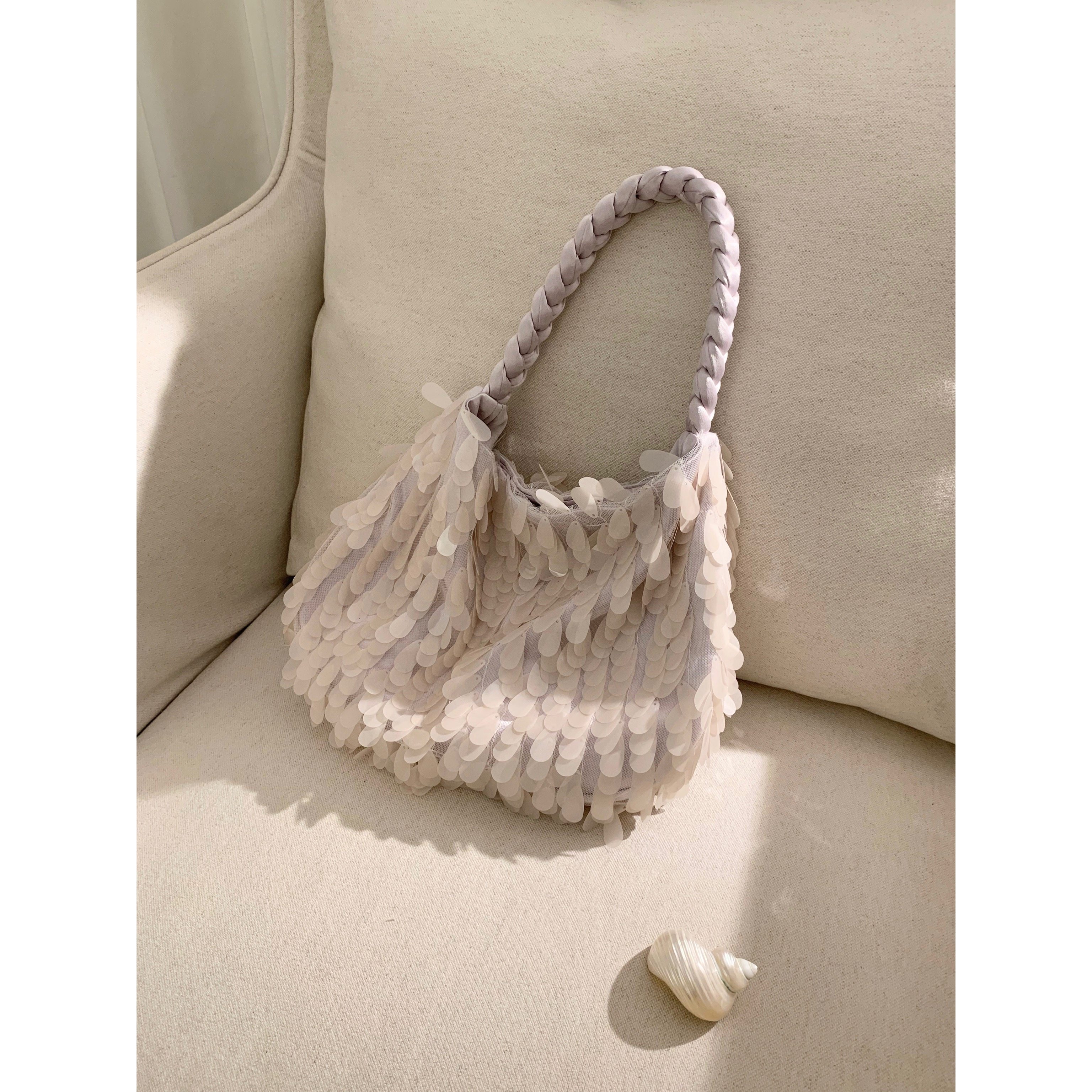 方一维 烟雾粉水滴珠片编织单肩手提包