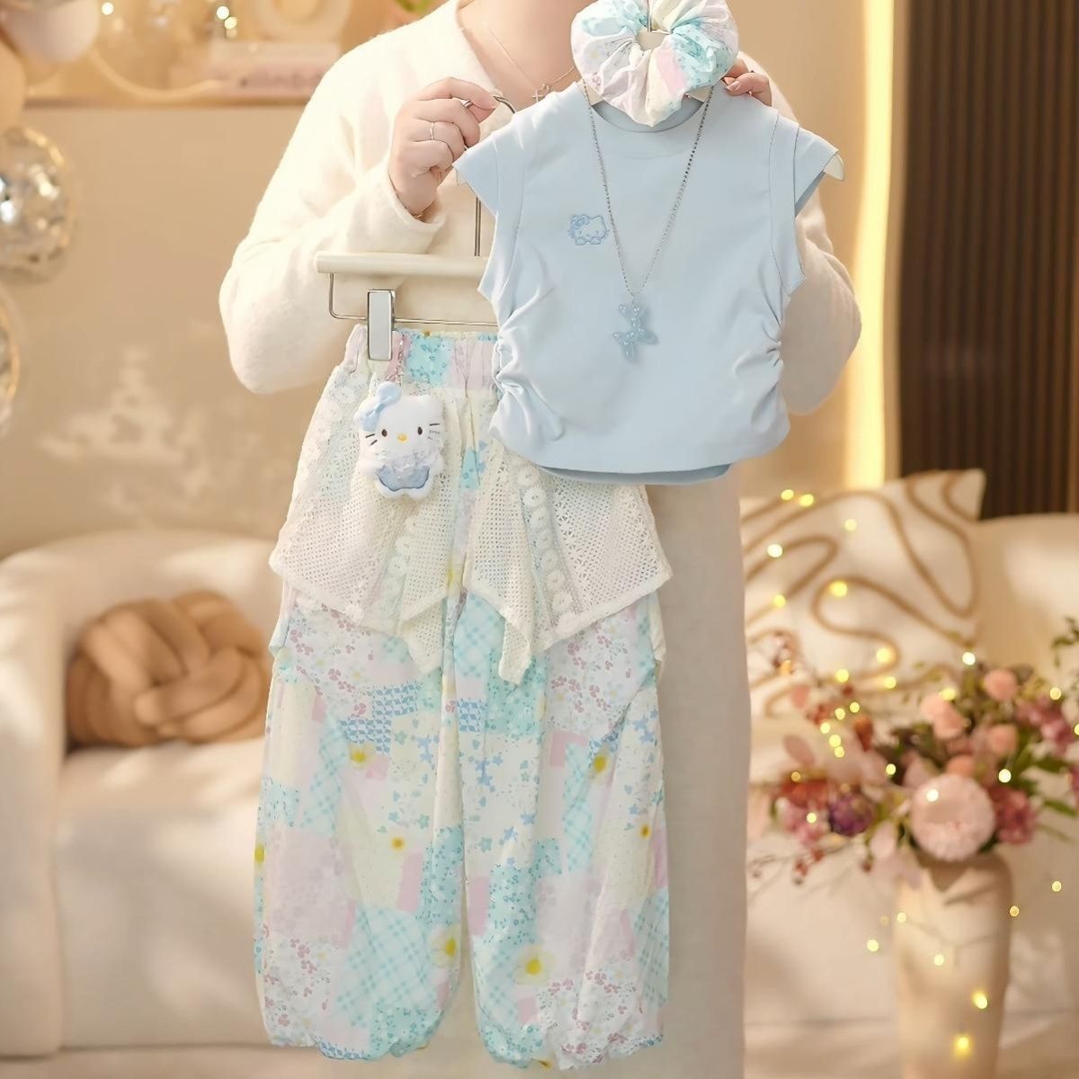 女童夏季套装2026新款儿童洋气卡通女孩短袖屁帘裤时髦薄款两件套图片