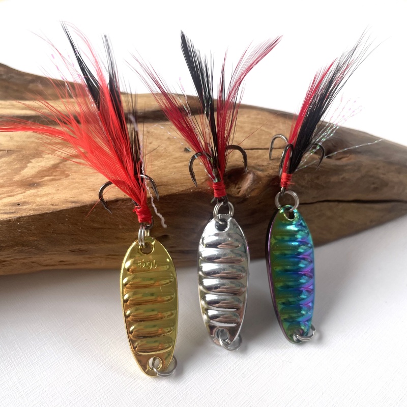 鱼峰平振亮片路亚饵翘嘴鲈鱼