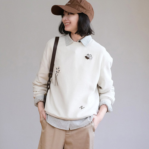 那禾新品圆领肌理感创意刺绣卫衣女NW54TY0734